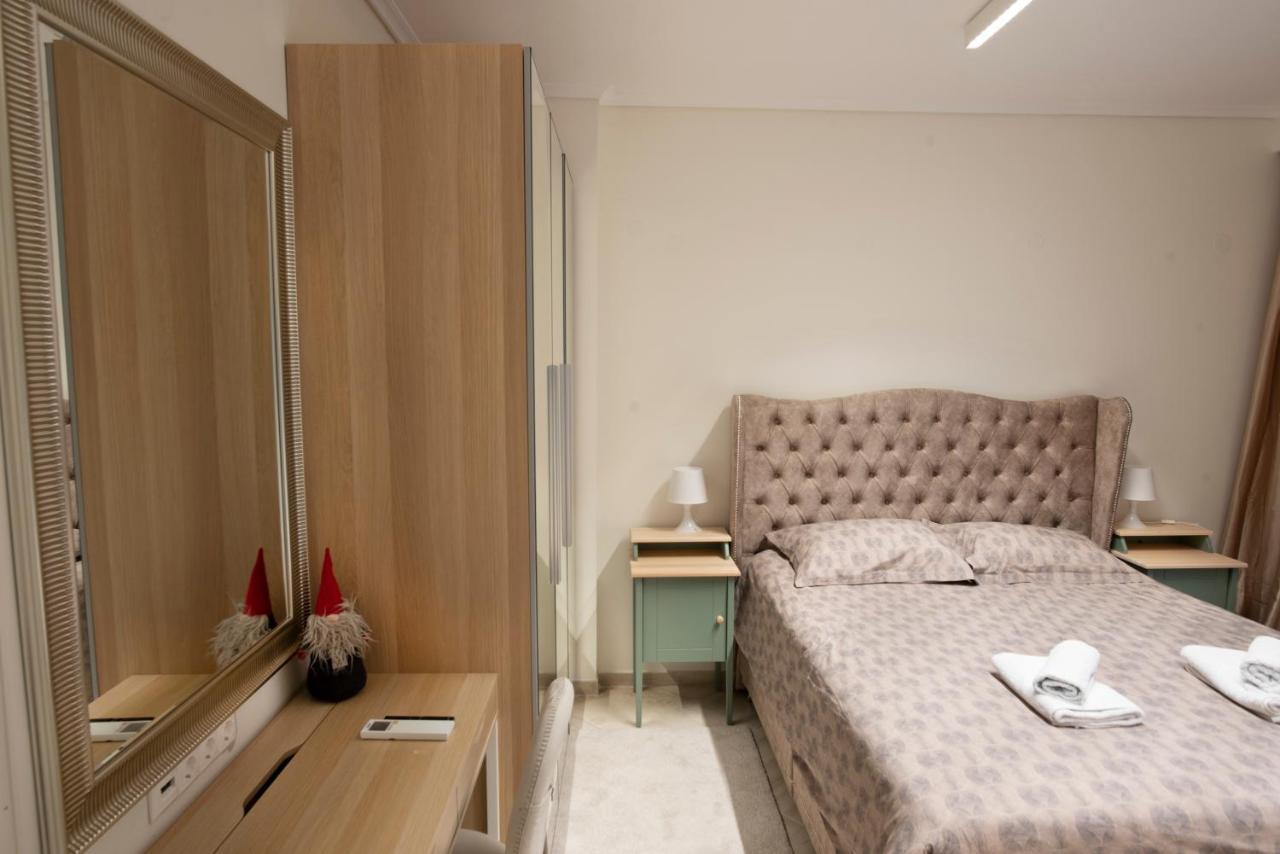 Apartamento Ag.Sofias Pedestrian Area Luxury Ap. & Big Balcony Tesalónica Exterior foto