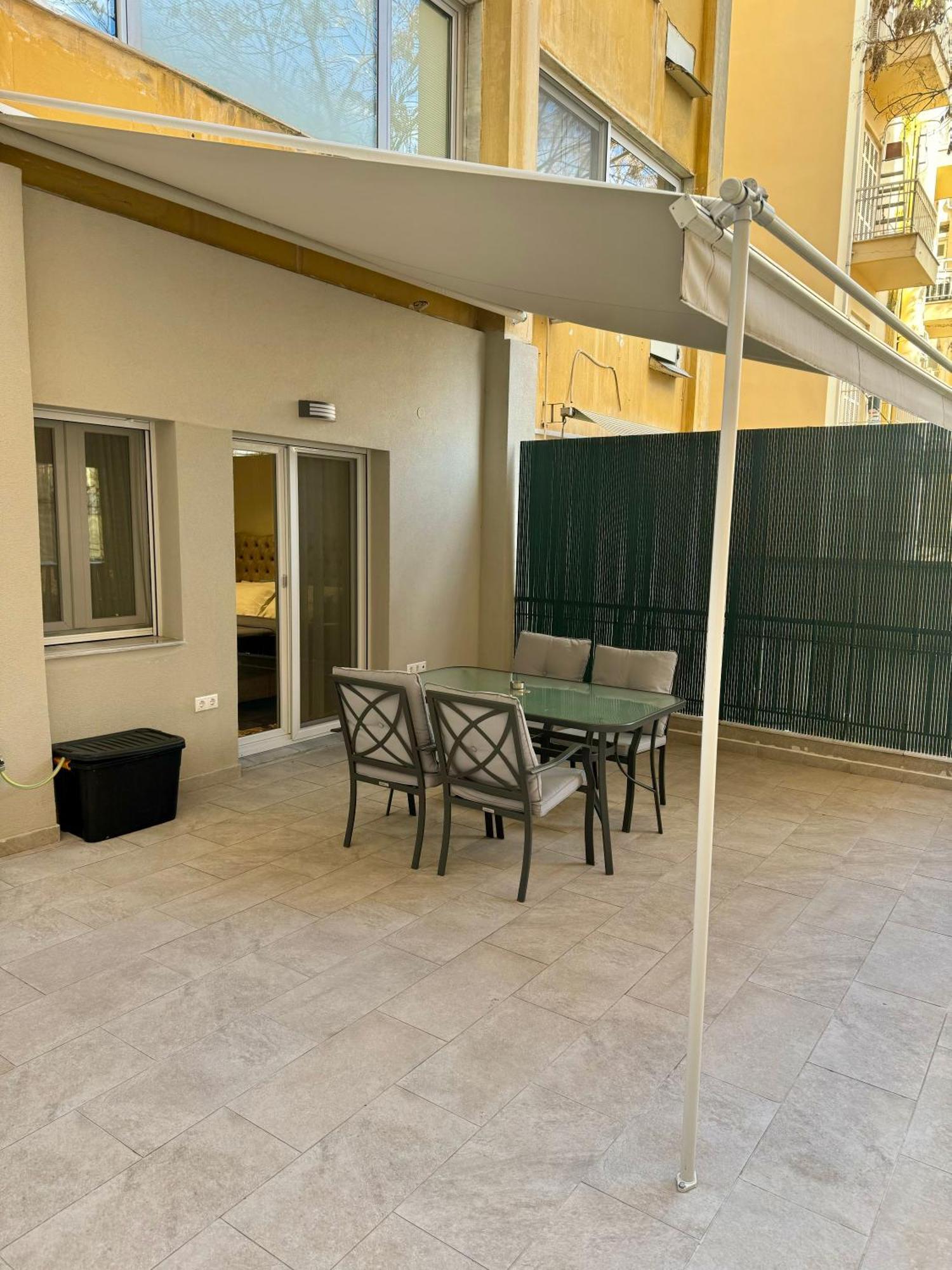Apartamento Ag.Sofias Pedestrian Area Luxury Ap. & Big Balcony Tesalónica Exterior foto